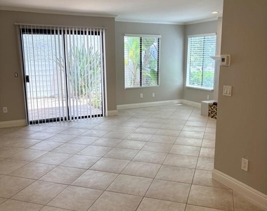 4603 Cove Drive - Photo Thumbnail 16