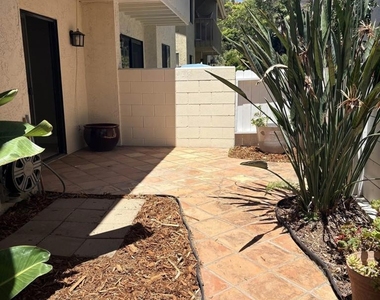 4603 Cove Drive - Photo Thumbnail 6