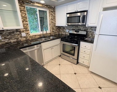 4603 Cove Drive - Photo Thumbnail 13