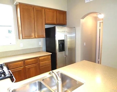472 Almond Road - Photo Thumbnail 2
