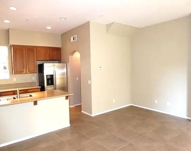 472 Almond Road - Photo Thumbnail 12