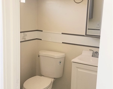 6963 Tamarisk Avenue - Photo Thumbnail 5