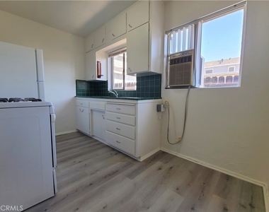 10926 Evans Street - Photo Thumbnail 5