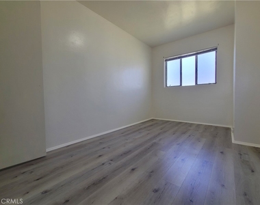 10926 Evans Street - Photo Thumbnail 10