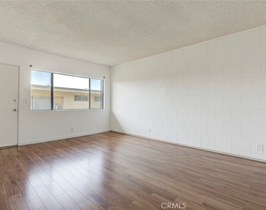 1835 N Alexandria Boulevard - Photo Thumbnail 6