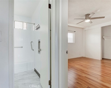 1835 N Alexandria Boulevard - Photo Thumbnail 7