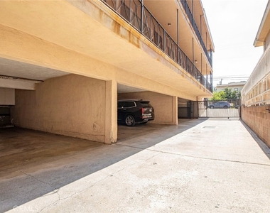 1835 N Alexandria Boulevard - Photo Thumbnail 19