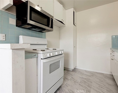 1835 N Alexandria Boulevard - Photo Thumbnail 13