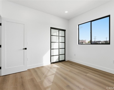 3126 Blanchard Street - Photo Thumbnail 9