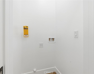 3126 Blanchard Street - Photo Thumbnail 6