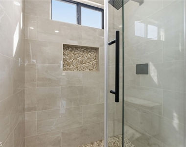 3126 Blanchard Street - Photo Thumbnail 4