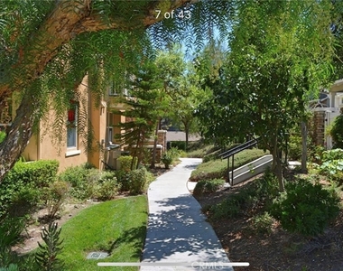 12199 N Main Street - Photo Thumbnail 4