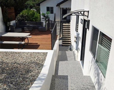 3931 E Cesar E Chavez Ave - Photo Thumbnail 8