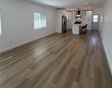 3933 Cesar E Chavez Ave - Photo Thumbnail 7
