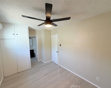 247 W 9th Street - Photo Thumbnail 5