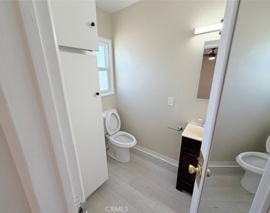 247 W 9th Street - Photo Thumbnail 7