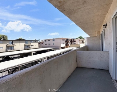 5412 Lindley Avenue - Photo Thumbnail 14