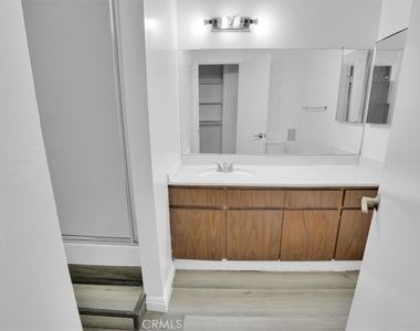 5412 Lindley Avenue - Photo Thumbnail 22