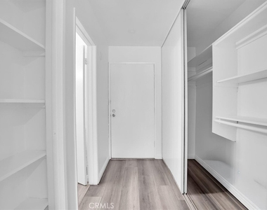 5412 Lindley Avenue - Photo Thumbnail 19