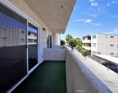 5412 Lindley Avenue - Photo Thumbnail 23