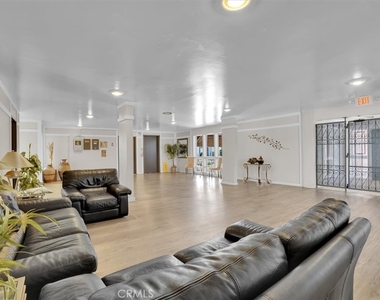 5412 Lindley Avenue - Photo Thumbnail 36