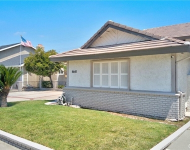4641 Newman - Photo Thumbnail 3