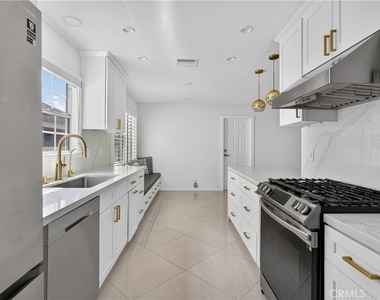 4641 Newman - Photo Thumbnail 21