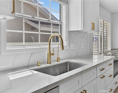 4641 Newman - Photo Thumbnail 27