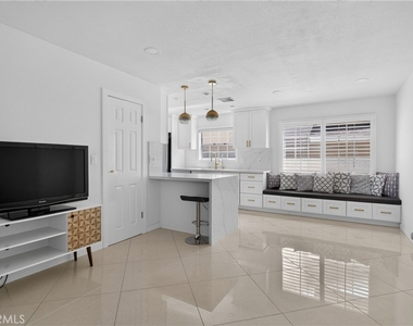 4641 Newman - Photo Thumbnail 16