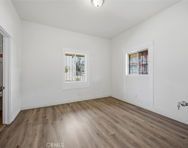 209 N Monterey Street - Photo Thumbnail 14