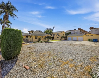 209 N Monterey Street - Photo Thumbnail 1