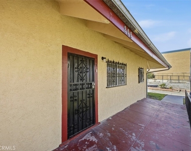209 N Monterey Street - Photo Thumbnail 7