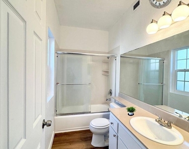 7860 Canyon Meadow Cir - Photo Thumbnail 11