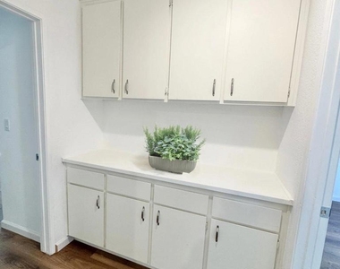 7860 Canyon Meadow Cir - Photo Thumbnail 15