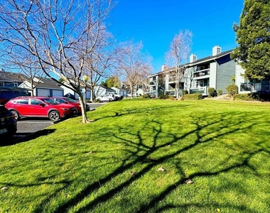 7860 Canyon Meadow Cir - Photo Thumbnail 26