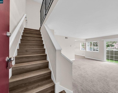 1812 Cole Ave - Photo Thumbnail 4