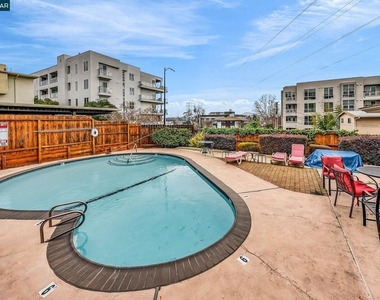 1812 Cole Ave - Photo Thumbnail 37