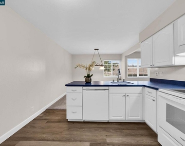 1812 Cole Ave - Photo Thumbnail 18