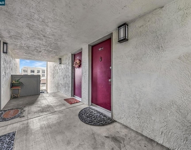 1812 Cole Ave - Photo Thumbnail 3