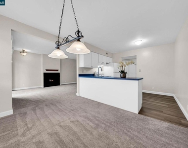 1812 Cole Ave - Photo Thumbnail 13