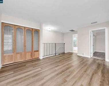 1812 Cole Ave - Photo Thumbnail 23