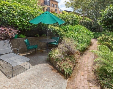 1542 Hawthorne Ter - Photo Thumbnail 21