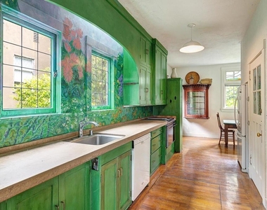 1542 Hawthorne Ter - Photo Thumbnail 12