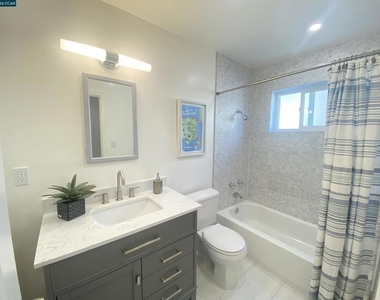 1599 Hays St - Photo Thumbnail 14