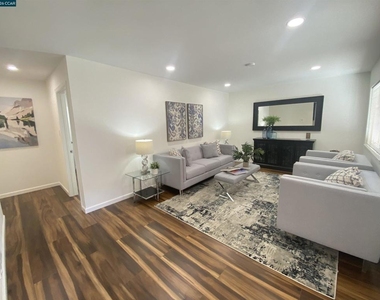1599 Hays St - Photo Thumbnail 11