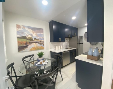 1599 Hays St - Photo Thumbnail 5