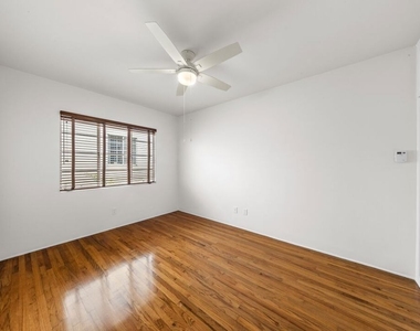 913 20th Street - Photo Thumbnail 12