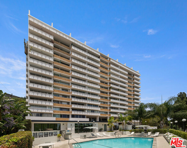 8787 Shoreham Drive - Photo Thumbnail 16