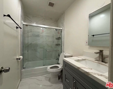 10760 Woodbine Street - Photo Thumbnail 7