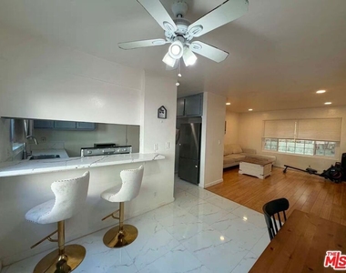 10760 Woodbine Street - Photo Thumbnail 3